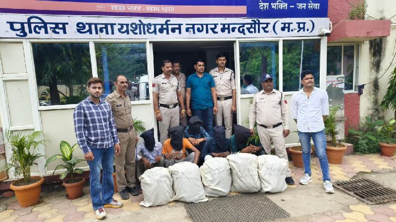 महू-नीमच हाईवे पर पुलिस का बड़ा शिकंजा: